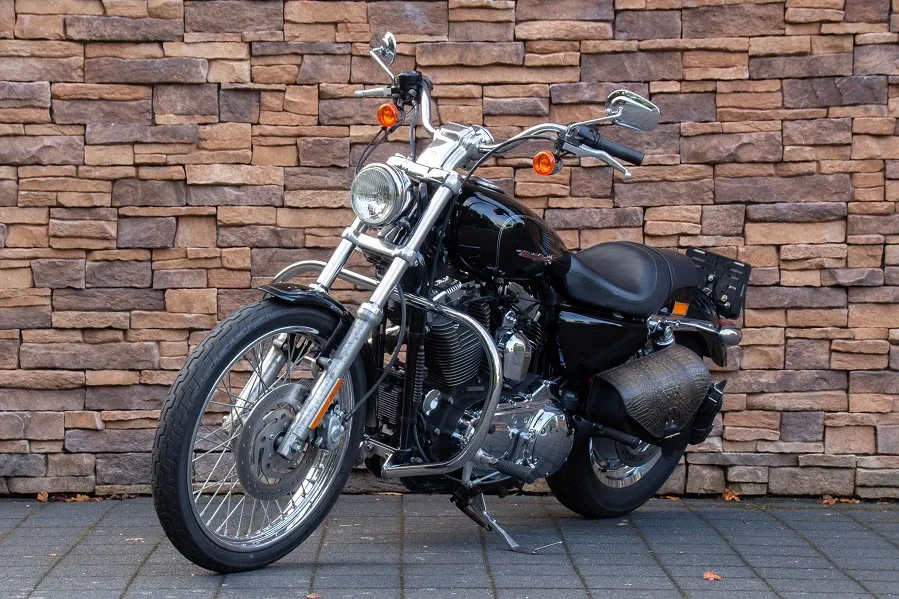 2004 Harley-Davidson XL1200C Sportster Custom 1200 carburateur *VERKOCHT*