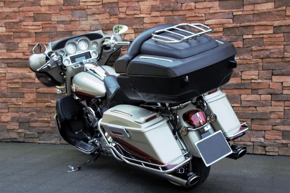 2006 Harley-Davidson FLHTCUSE Electra Glide Ultra Screamin Eagle CVO 103 *VERKOCHT*