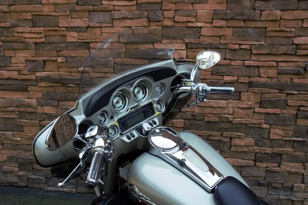 2006 Harley-Davidson FLHTCUSE Electra Glide Ultra Screamin Eagle CVO 103 *VERKOCHT*