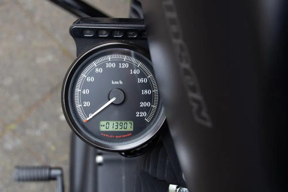 2010 Harley-Davidson XL 883 N Sportster Iron Clubstyle *VERKOCHT*