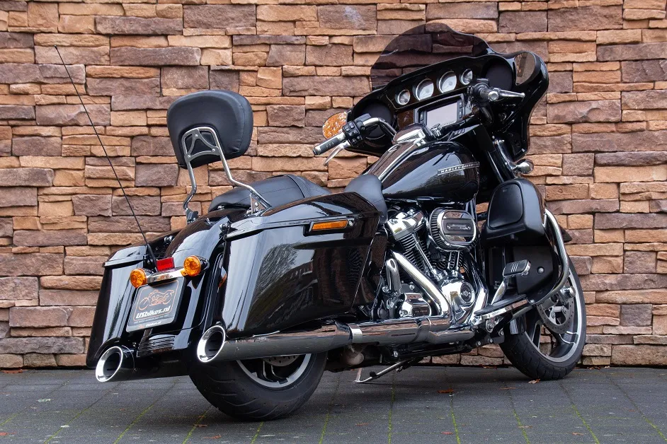 2017 Harley-Davidson FLHXS Street Glide Special 107 M8 NL-motor *VERKOCHT*