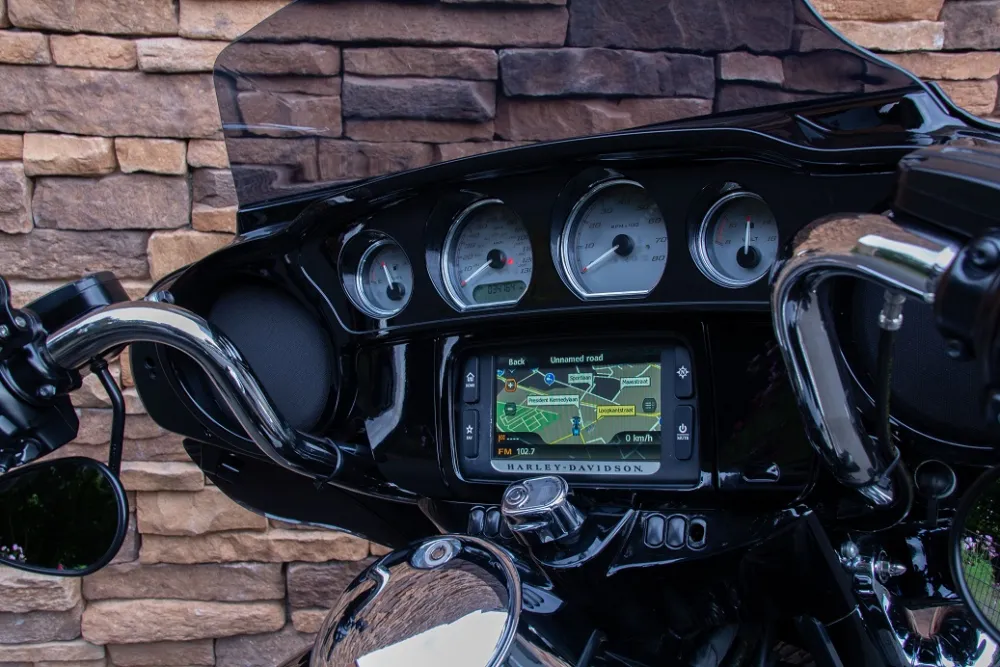 2017 Harley-Davidson FLHXS Street Glide Special 107 M8 Fatspoke