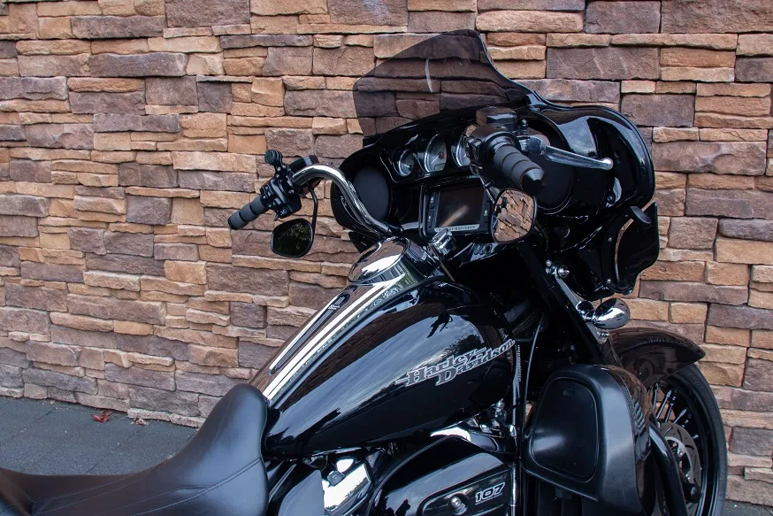 2017 Harley-Davidson FLHXS Street Glide Special 107 M8 Fatspoke