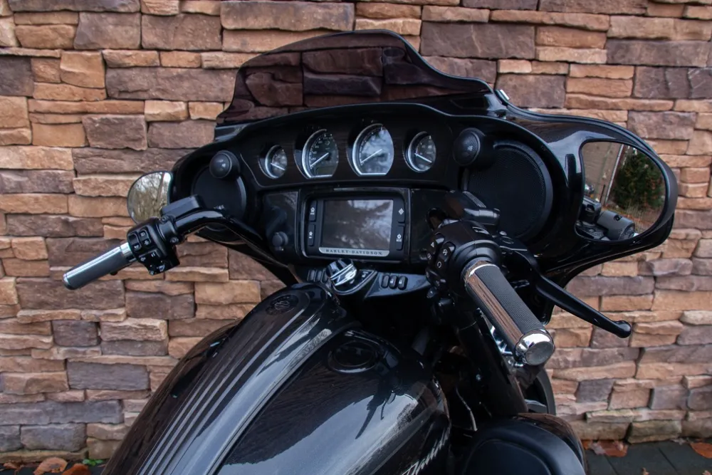 2017 Harley-Davidson Street Glide CVO 114 FLHXSE Screamin Eagle *VERKOCHT*