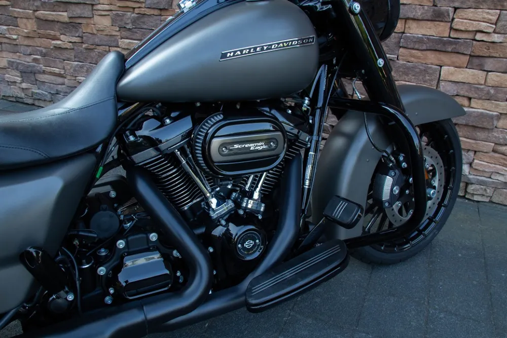 2018 Harley-Davidson FLHRXS Road King Special 107 M8 Jekill & Hyde *VERKOCHT*