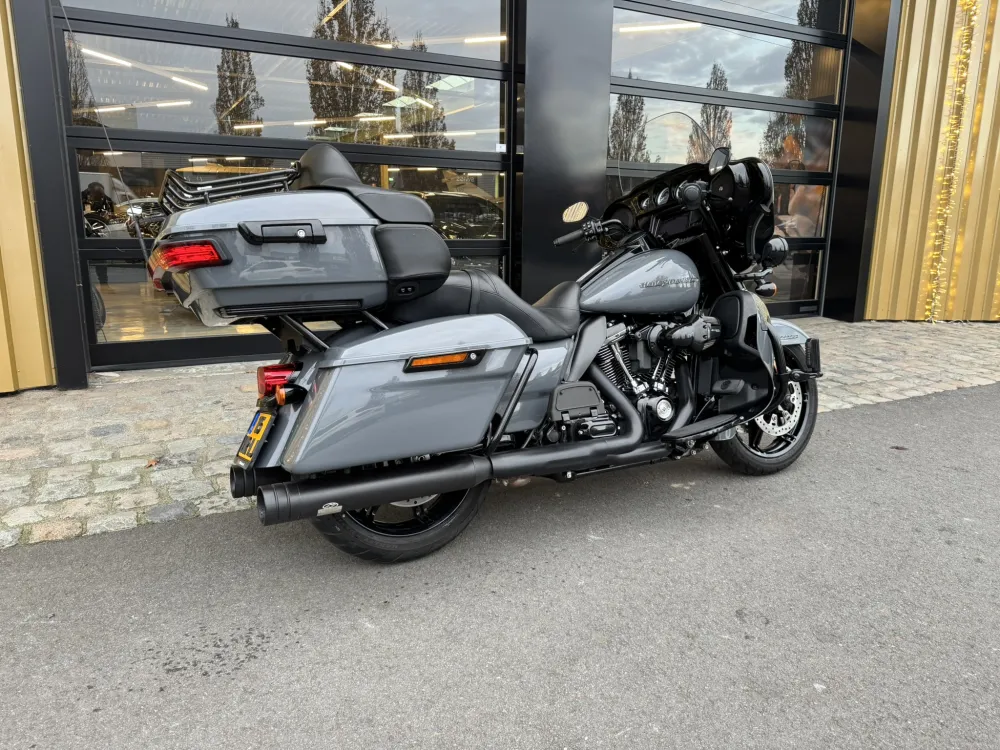 2022 Harley-Davidson Ultra Limited 114 FLHTK Blacked Out Jekill & Hyde BTW-motor!