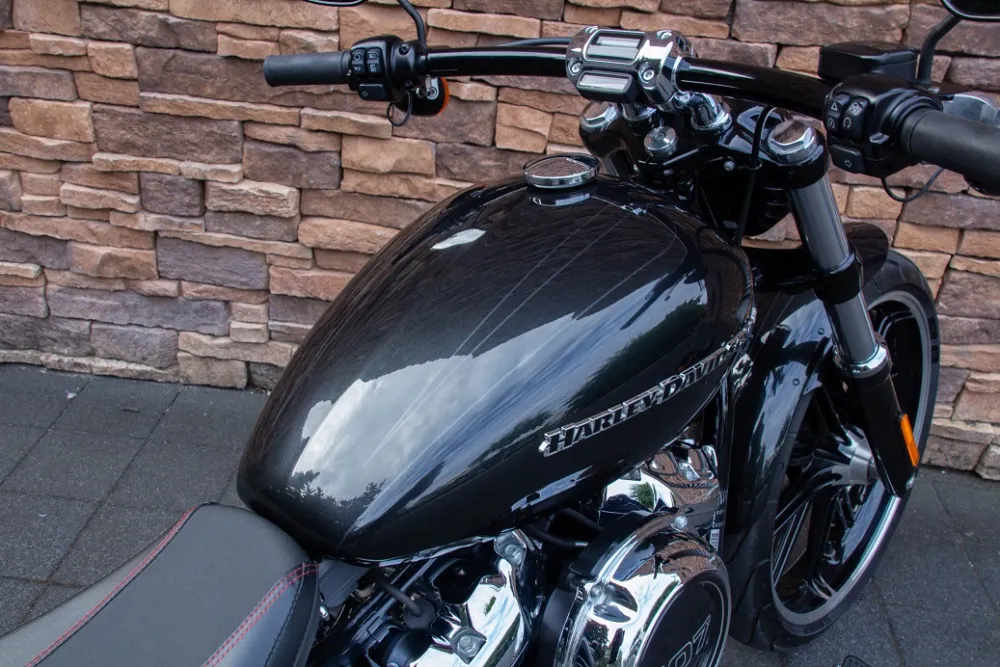 MY2018 Harley-Davidson FXBR Breakout Softail 107 M8 *VERKOCHT*