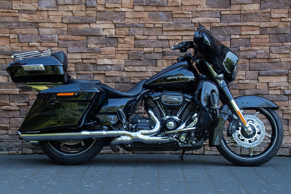 2017 Harley-Davidson Street Glide CVO 114 FLHXSE Screamin Eagle *VERKOCHT*