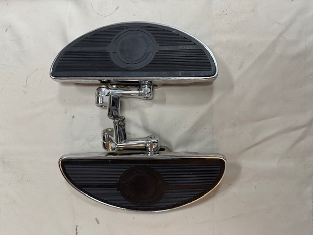 Chrome half-moon Floorboards Mid or Forward Mount Sportster Dyna Softail