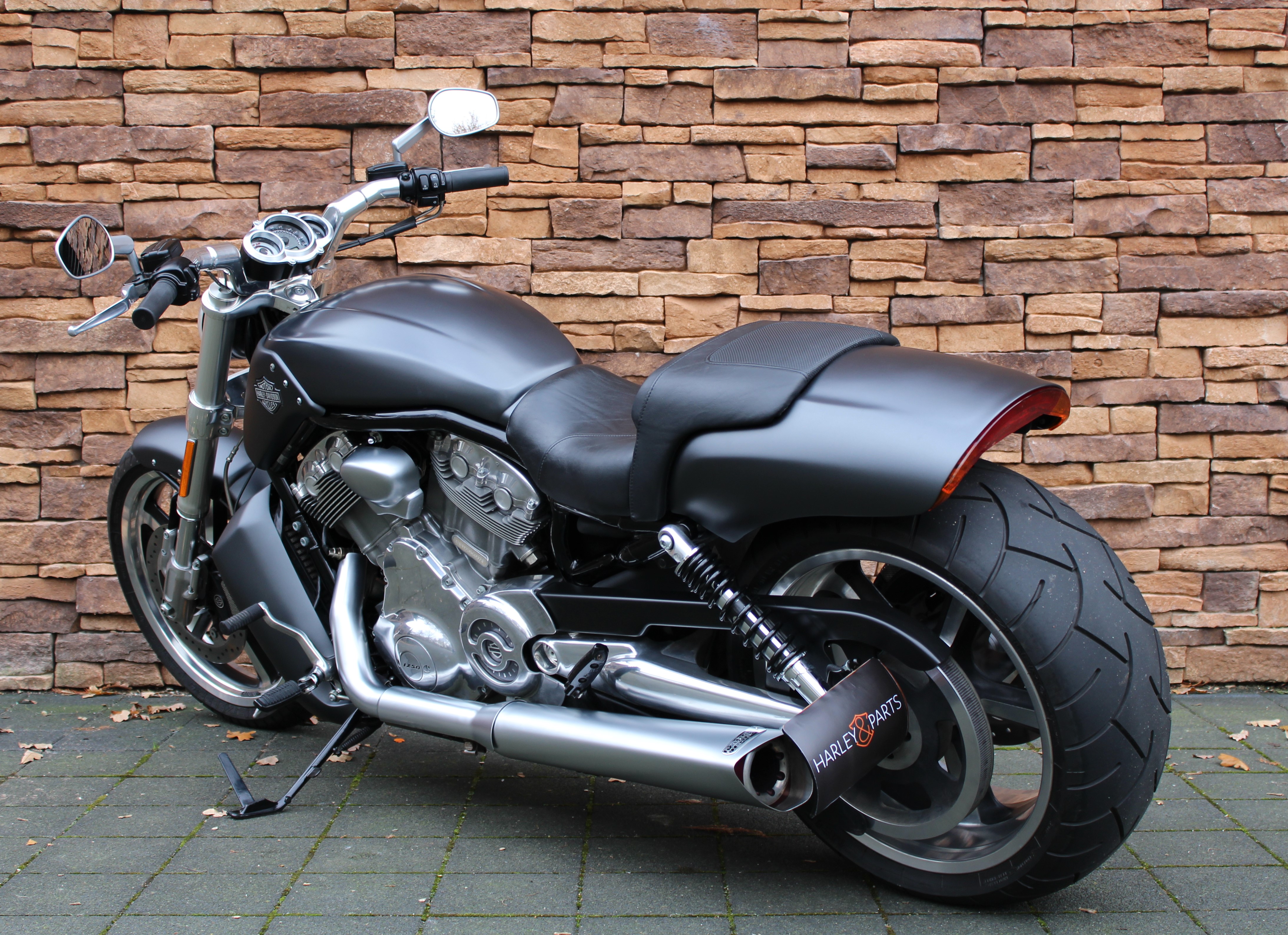 2009 Harley Davidson V-rod Muscle VRSCF met 260 achterband *VERKOCHT*