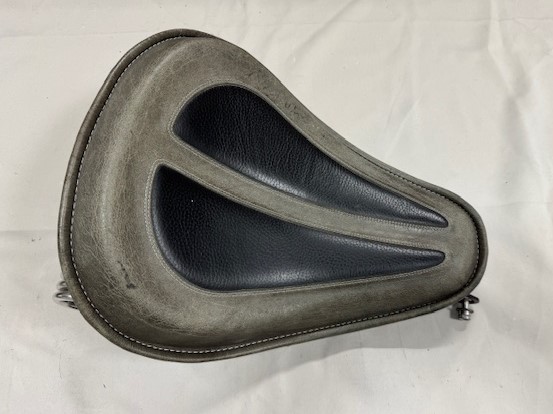 Harley-Davidson lederen classic solo veer zadel voor Sportster 2010-up